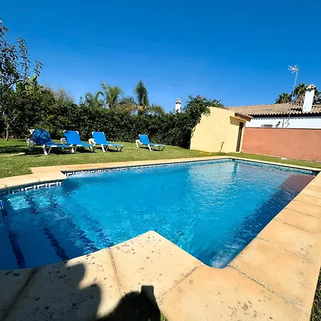 Holiday home Piscina Privada Urbanizacion Roche Viejo *